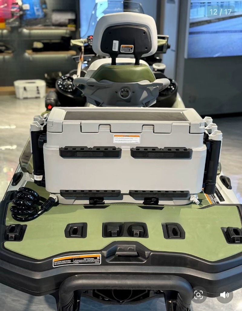 25 BRP Jetski Visboot Pinnacle - Fishing Equipment Jet recensie en prijs